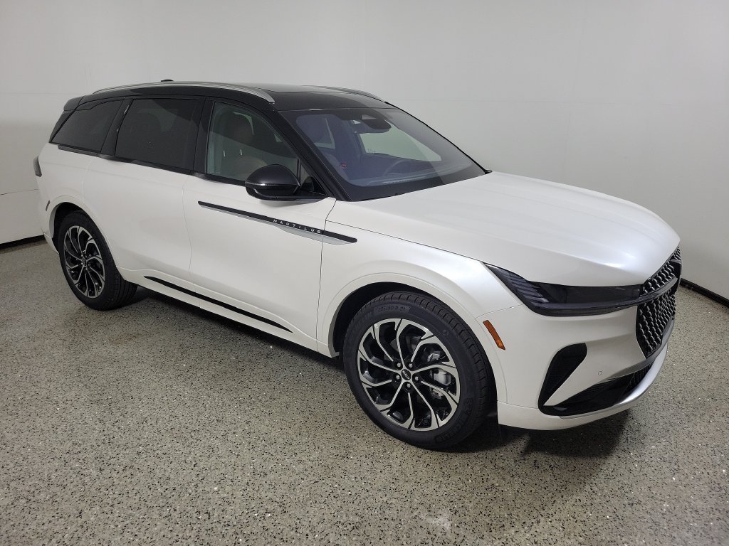 New 2026 Lincoln Nautilus Reserve AWD/4WD image 32