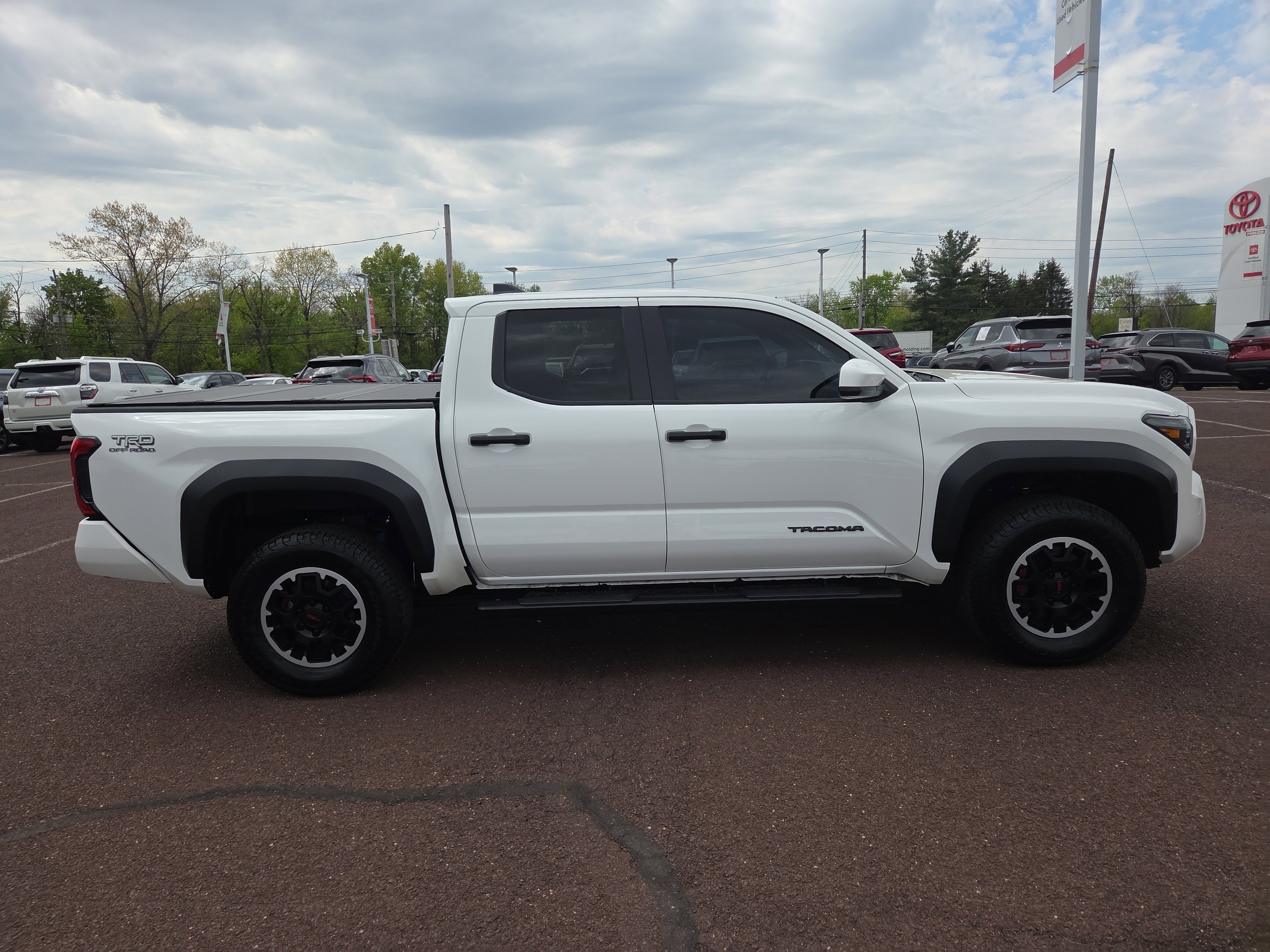 Certified 2024 Toyota Tacoma TRD Off-Road AWD/4WD image 2