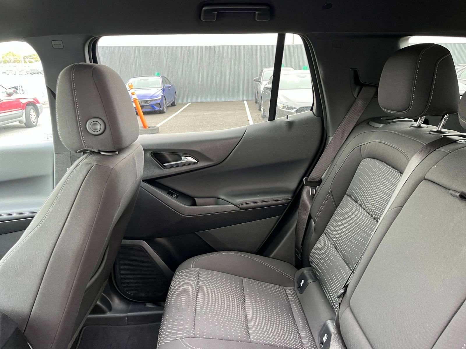 Used 2025 Chevrolet Equinox LT image 38