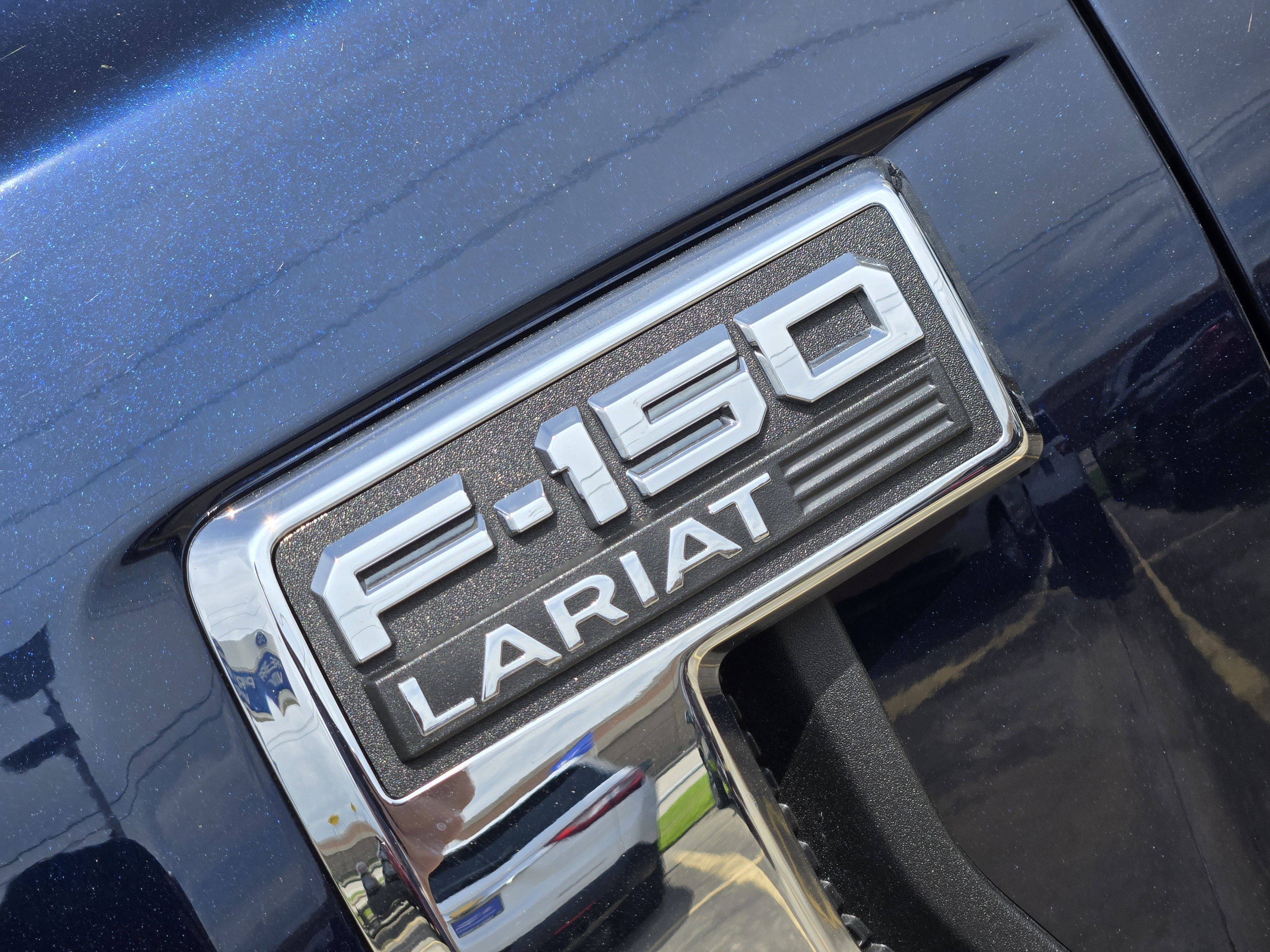 Used 2025 Ford F150 Lariat w/ Equipment Group 501A Mid image 8