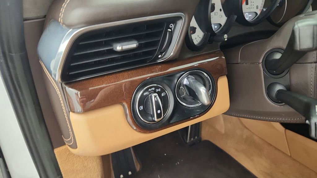 Used 2015 Porsche 911 Turbo S image 41