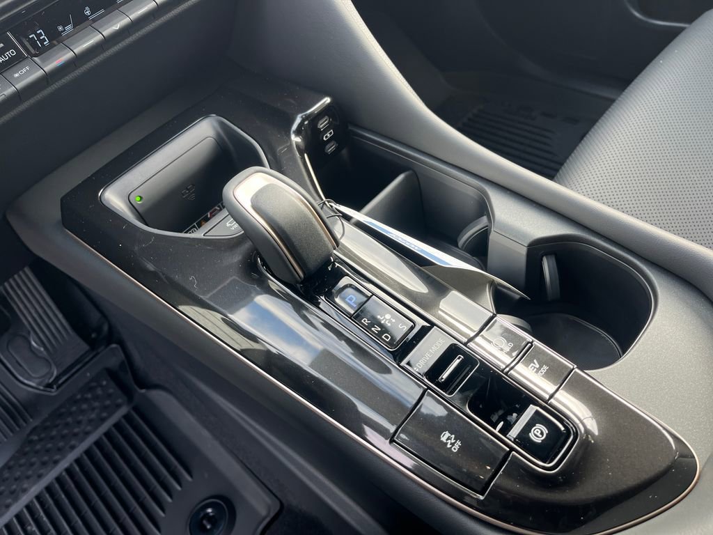 New 2025 Toyota Crown Signia image 25