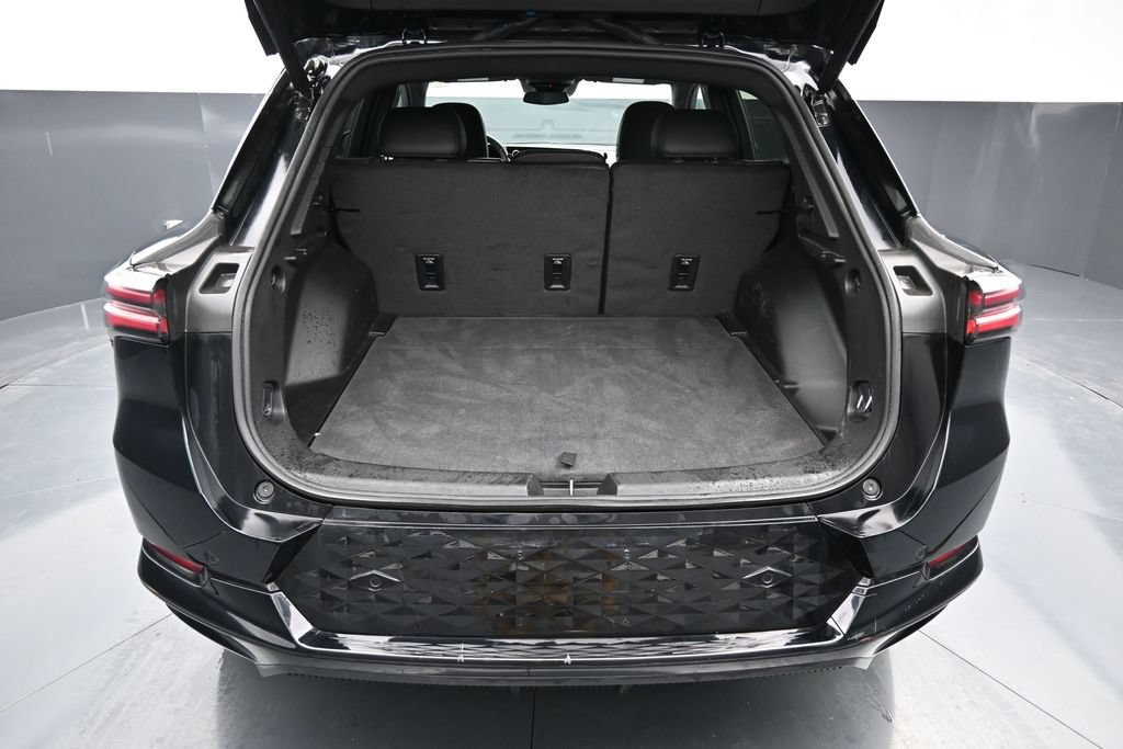 Used 2024 Chevrolet Equinox EV RS FWD image 11