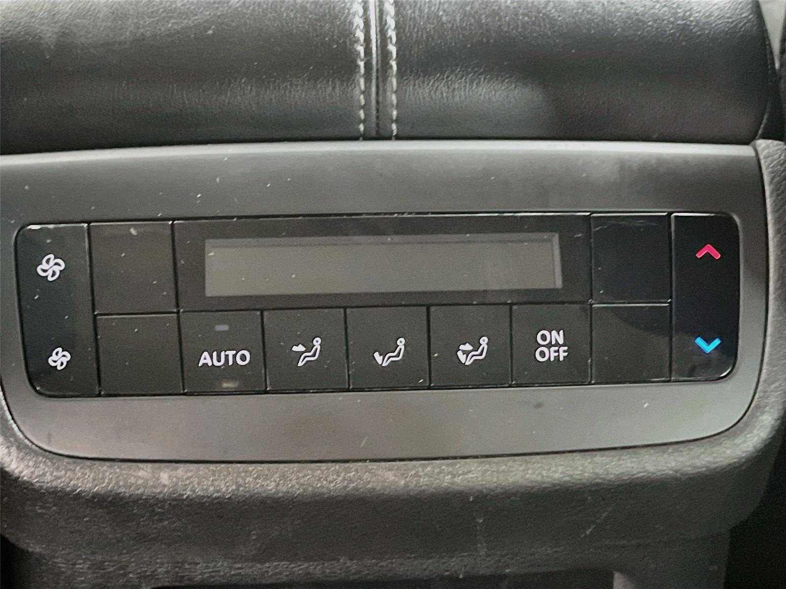 Used 2025 Nissan Pathfinder SV AWD/4WD image 27