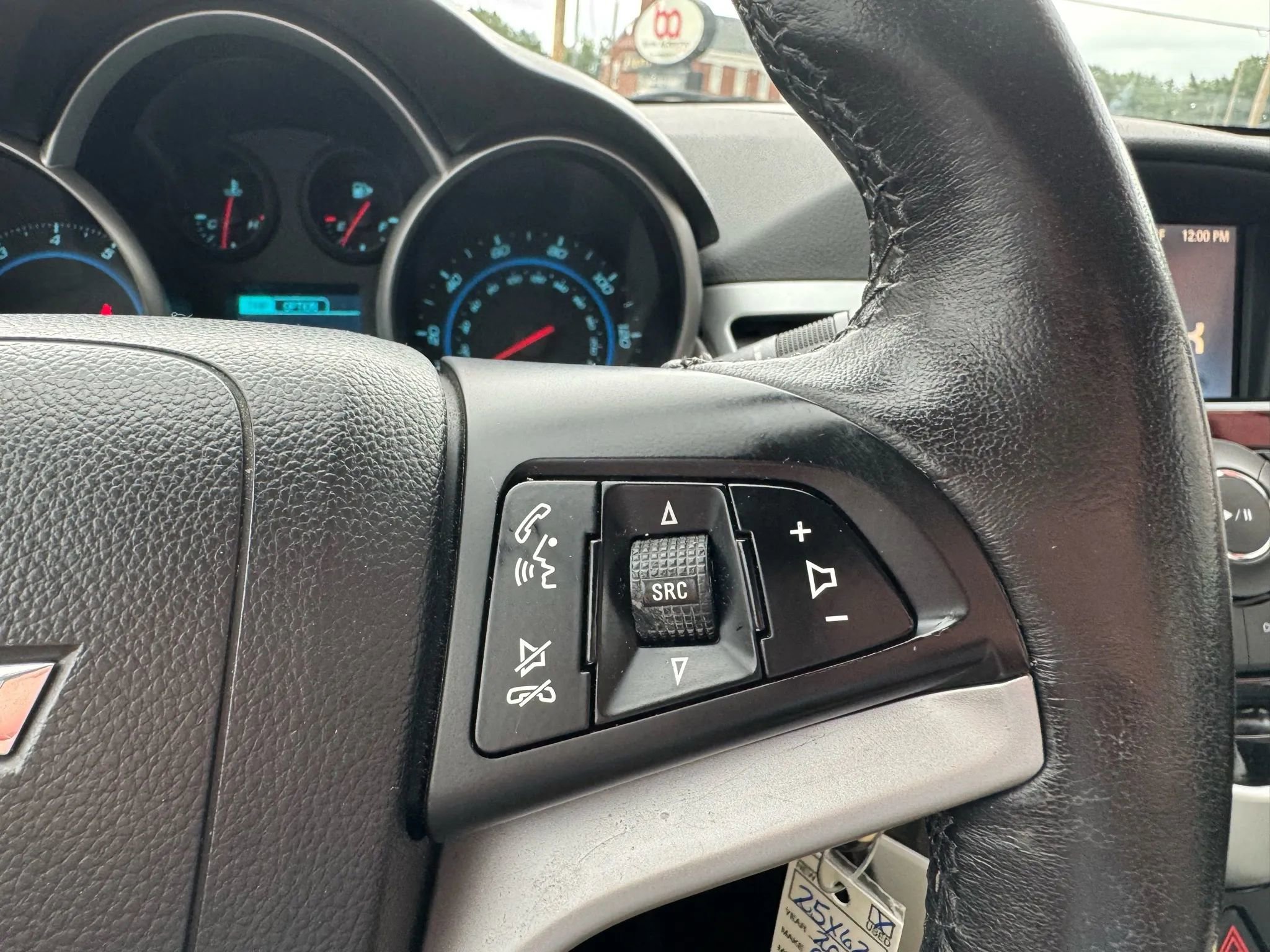 Used 2014 Chevrolet Cruze LT w/ Technology Package image 11