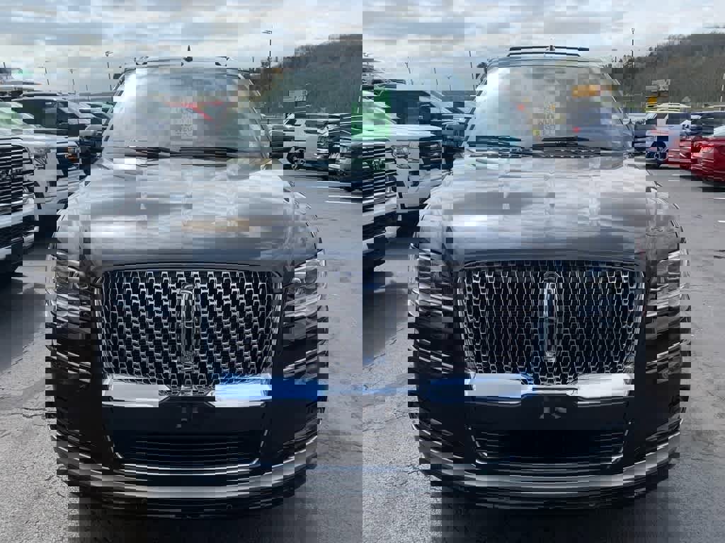 Used 2024 Lincoln Navigator Reserve image 9