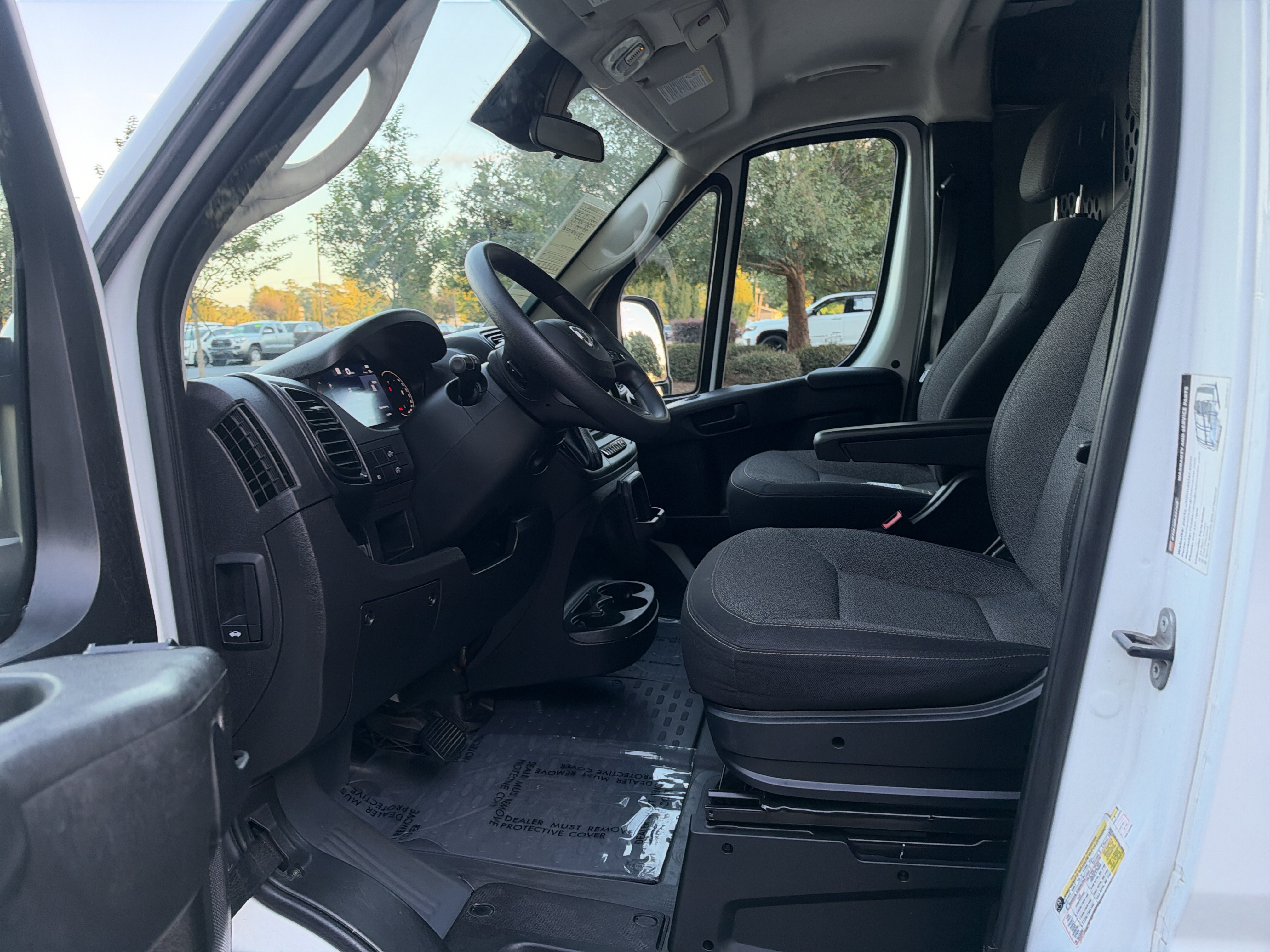 Used 2025 RAM ProMaster 2500 w/ U-Haul Equipment Group FWD image 15