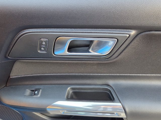 Used 2022 Ford Mustang Coupe RWD image 18