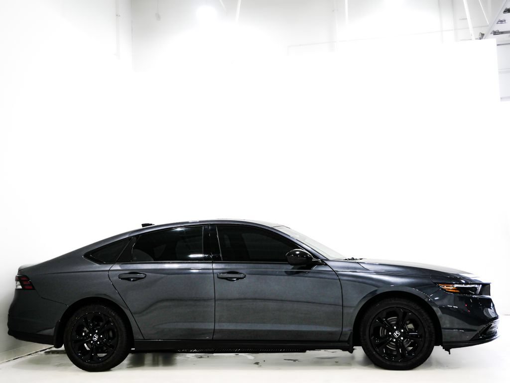 Used 2025 Honda Accord SE image 5