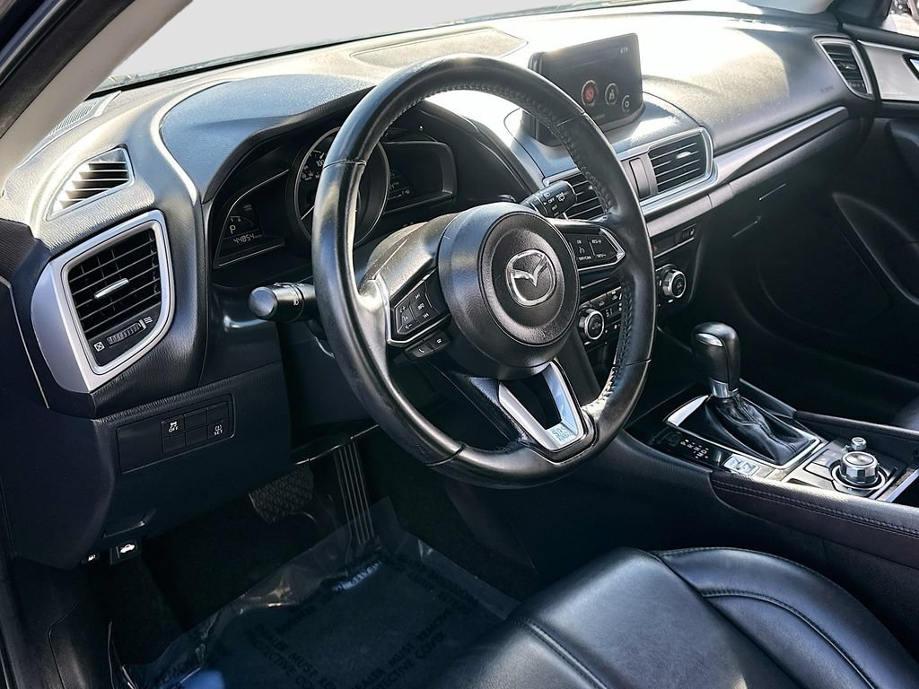 Used 2018 MAZDA MAZDA3 Touring FWD image 9