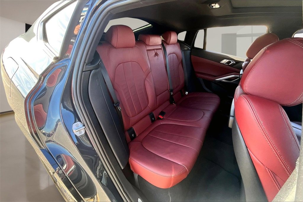 Used 2022 BMW X6 xDrive40i w/ M Sport Package image 27