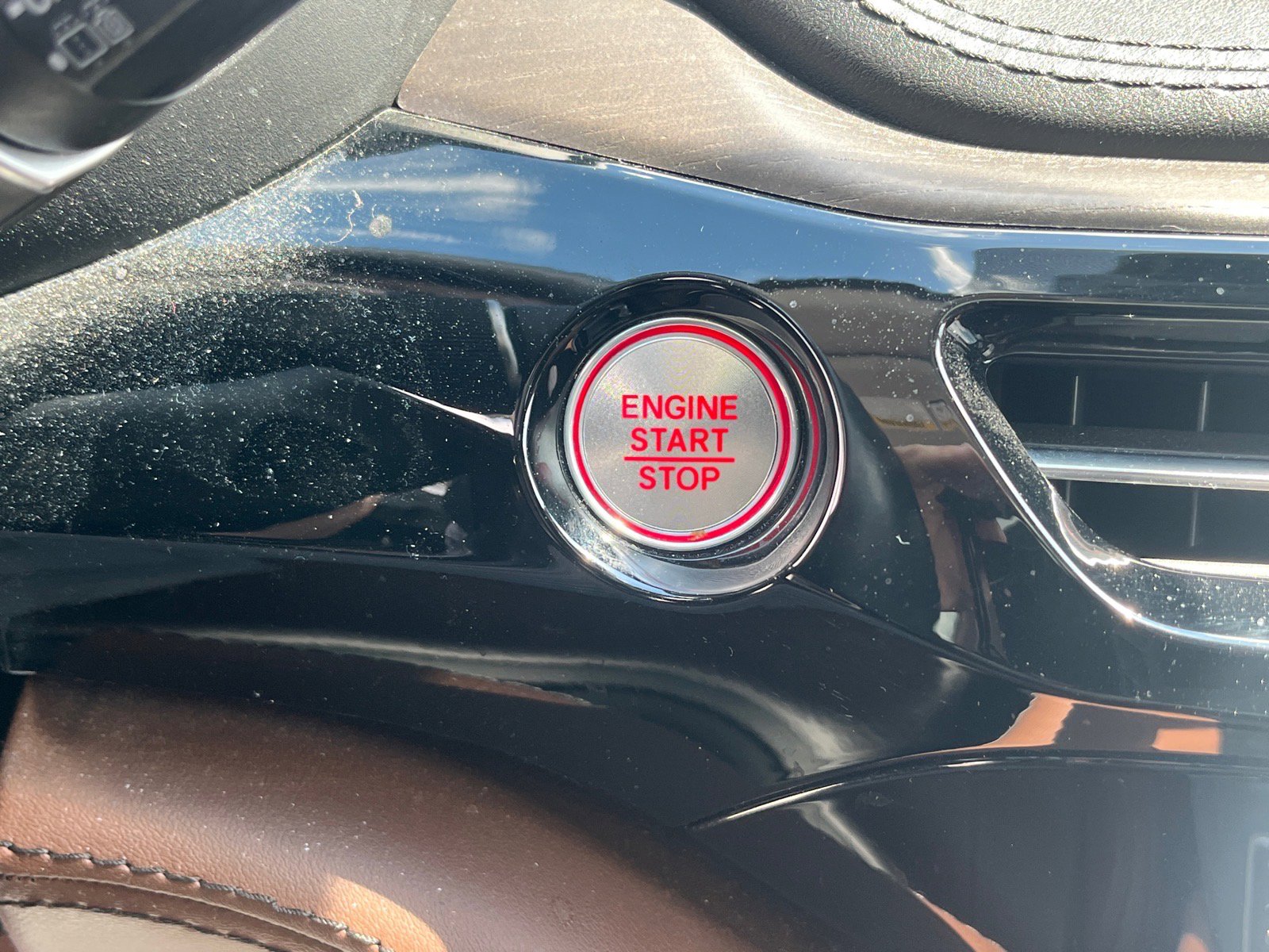 Used 2024 Acura MDX SH-AWD w/ Advance Package image 9