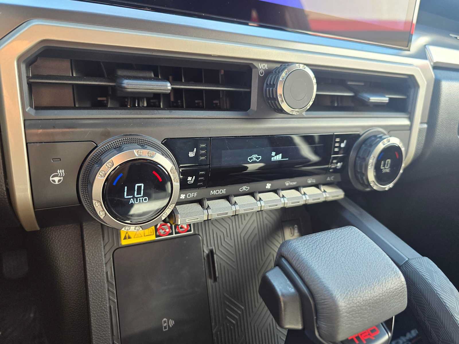 Used 2026 Toyota Tacoma TRD Off-Road w/ TRD Off Road Premium Package AWD/4WD image 29