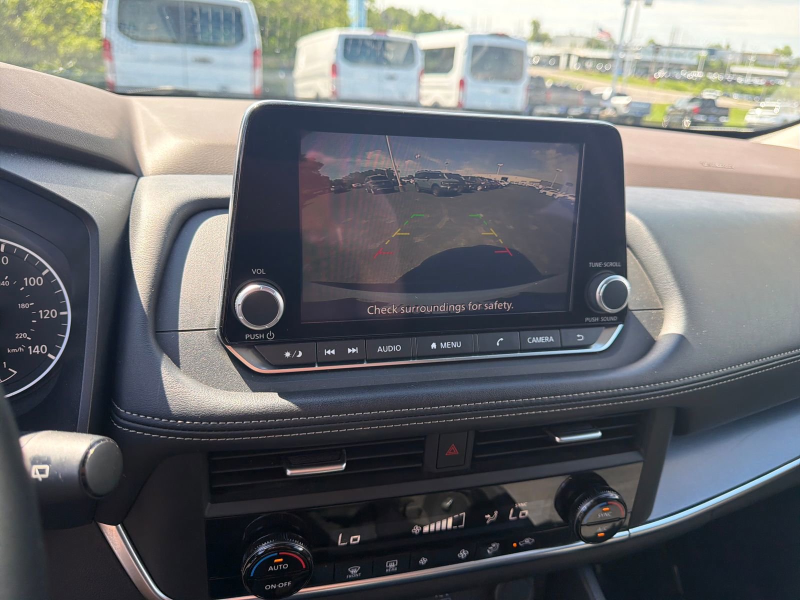 Used 2023 Nissan Rogue SV AWD/4WD image 13