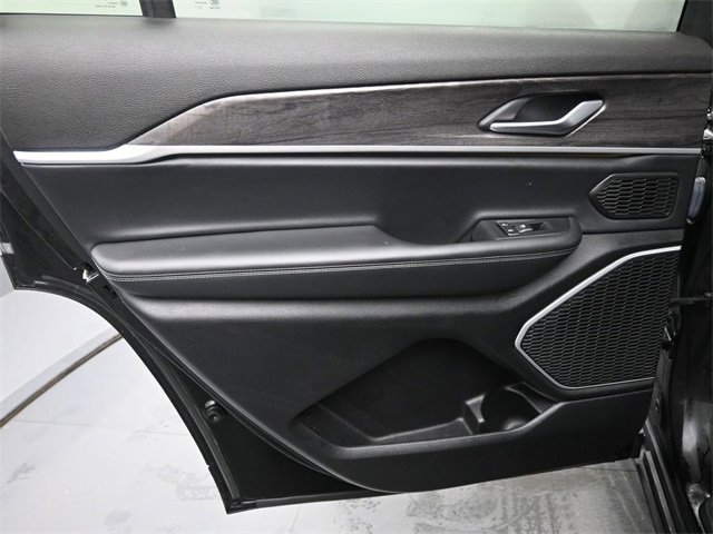 Used 2021 Jeep Grand Cherokee L Limited w/ Trailer Tow Group (B) image 14