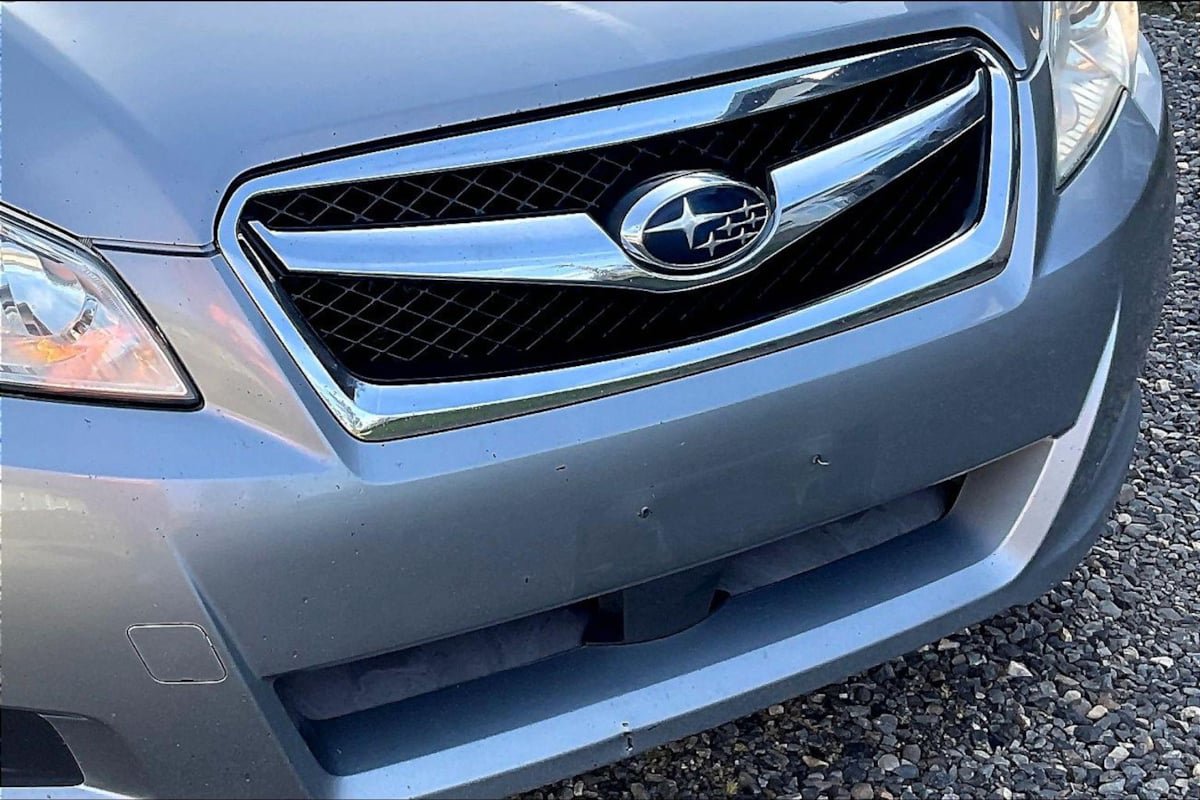 Used 2010 Subaru Legacy 2.5i Premium AWD/4WD image 30