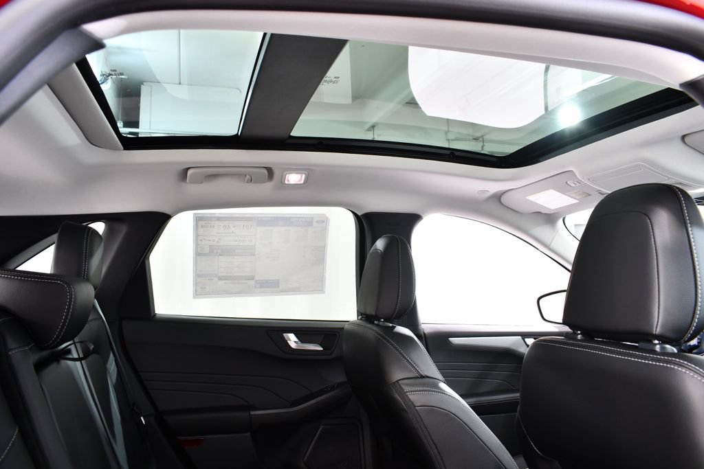 New 2025 Ford Escape SE w/ PHEV Premium Package FWD image 18