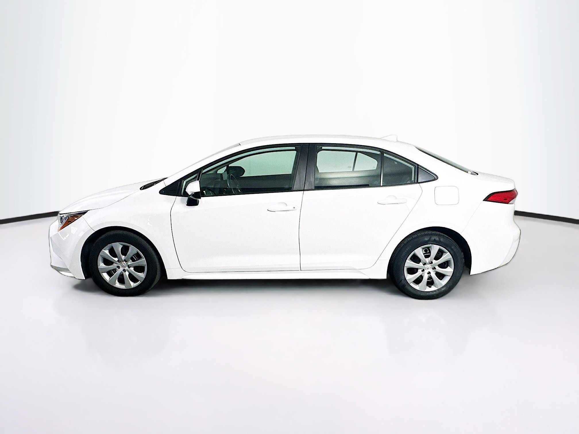 Used 2024 Toyota Corolla LE FWD image 4