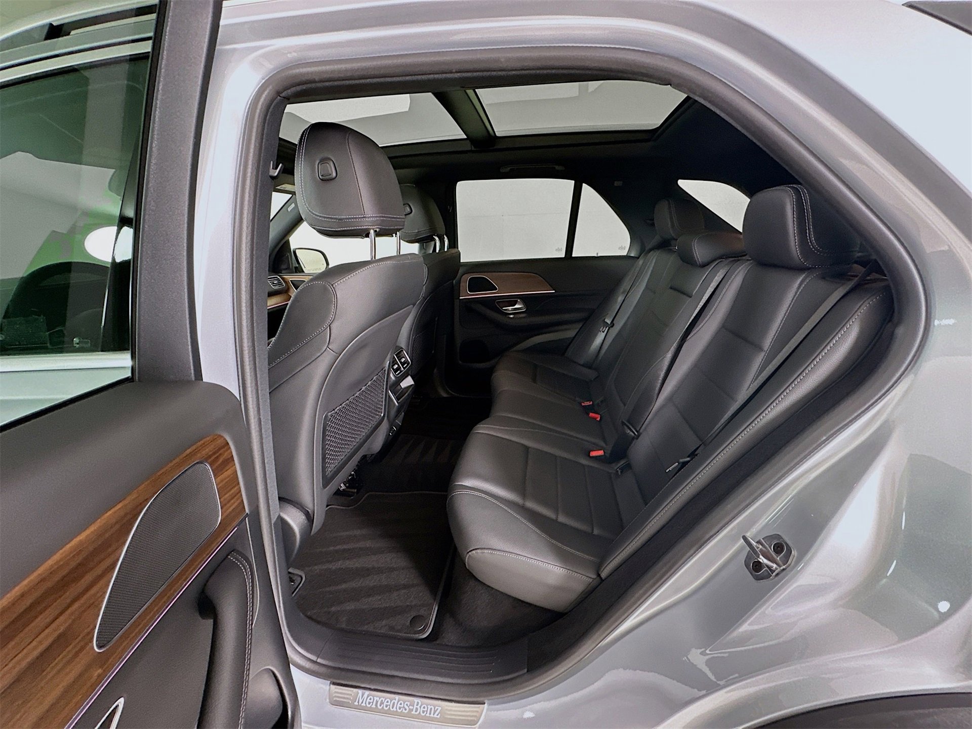 Used 2025 Mercedes-Benz GLE 350 4MATIC image 27