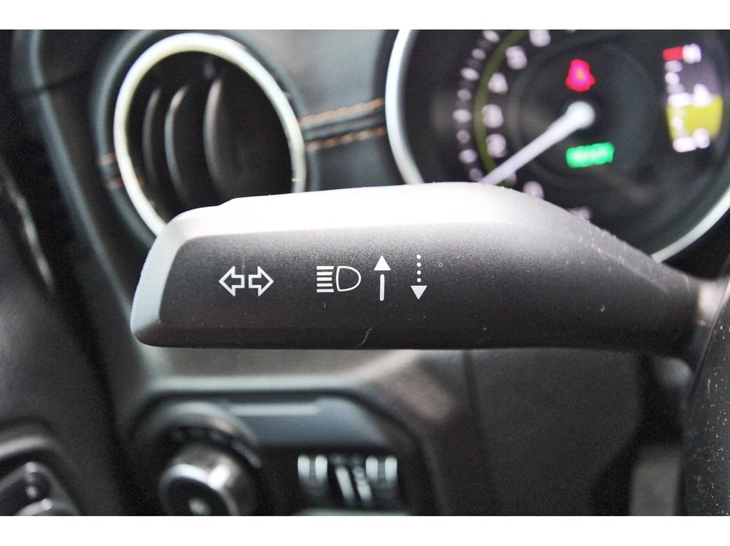 Used 2021 Jeep Wrangler Unlimited Sahara AWD/4WD image 11