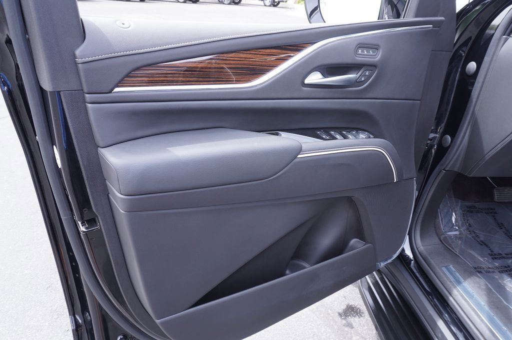 Used 2023 Cadillac Escalade ESV Premium Luxury w/ LPO, Radiant Package image 16