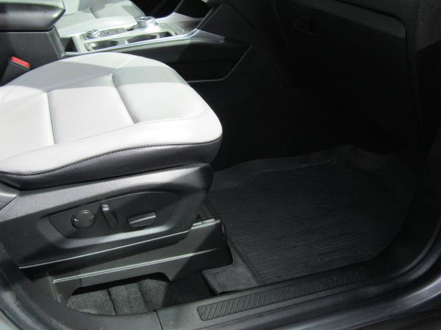 Used 2021 Ford Explorer XLT w/ Equipment Group 202A AWD/4WD image 12