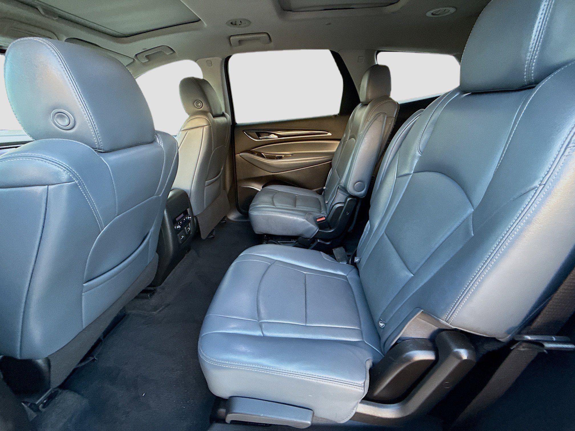 Used 2021 Buick Enclave Essence w/ Sound and Sites Package image 23