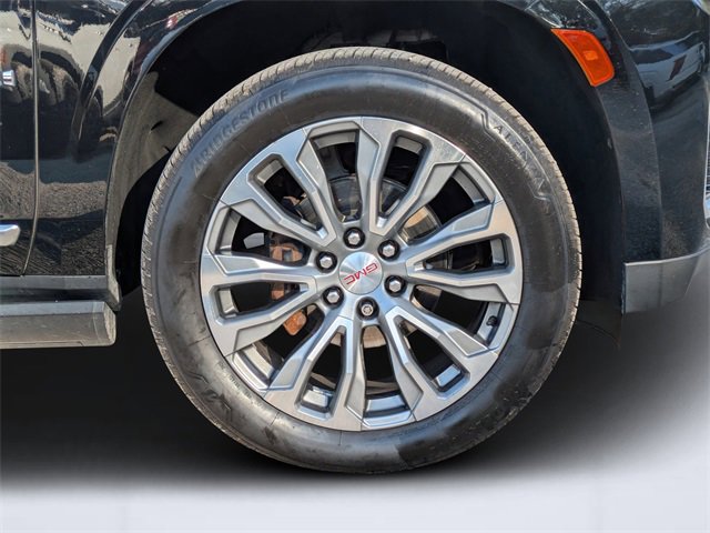 Used 2021 GMC Yukon Denali w/ Denali Premium Package image 10