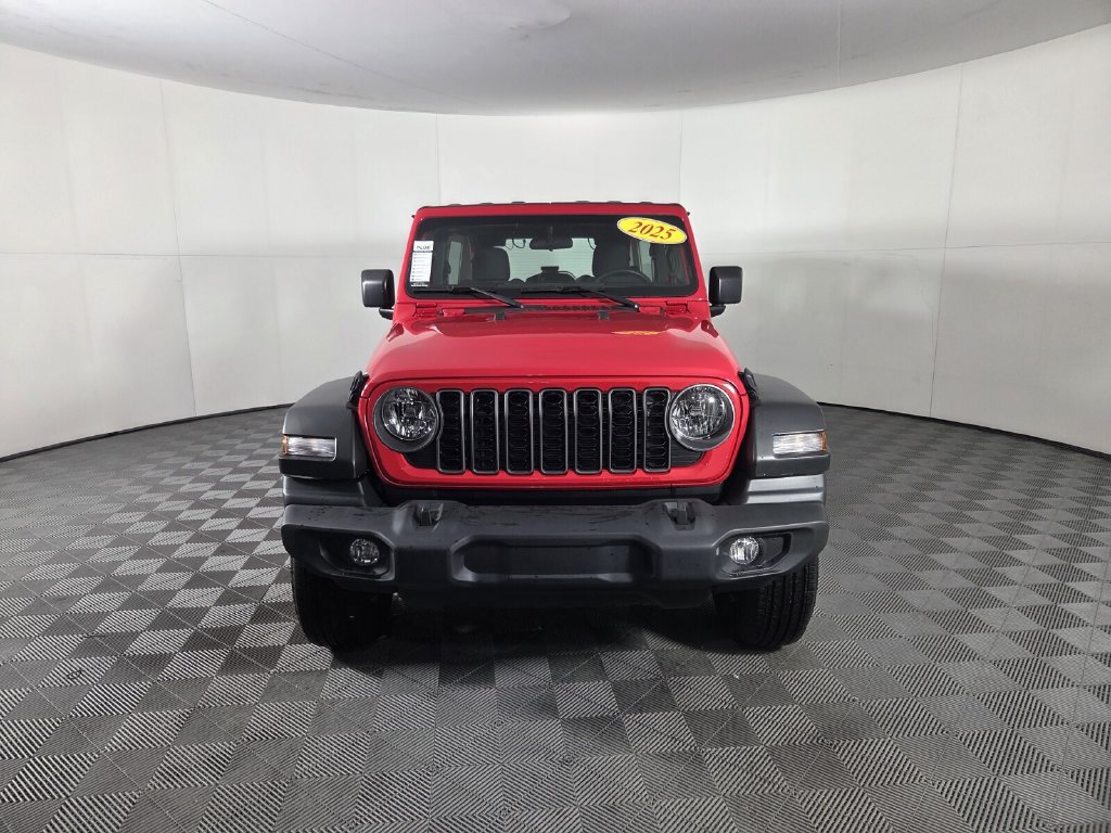 Used 2025 Jeep Wrangler Unlimited Sport AWD/4WD image 4