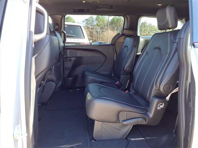 New 2026 Chrysler Pacifica Select image 15