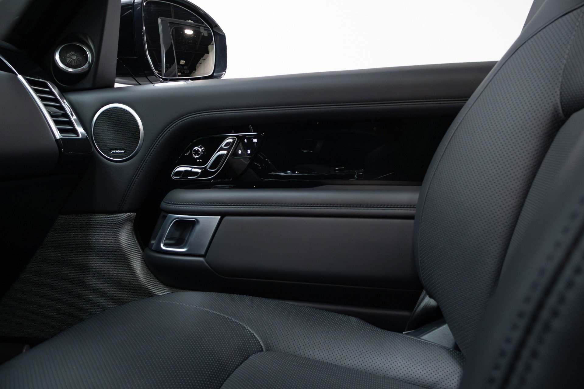 Used 2021 Land Rover Range Rover Westminster Edition image 13