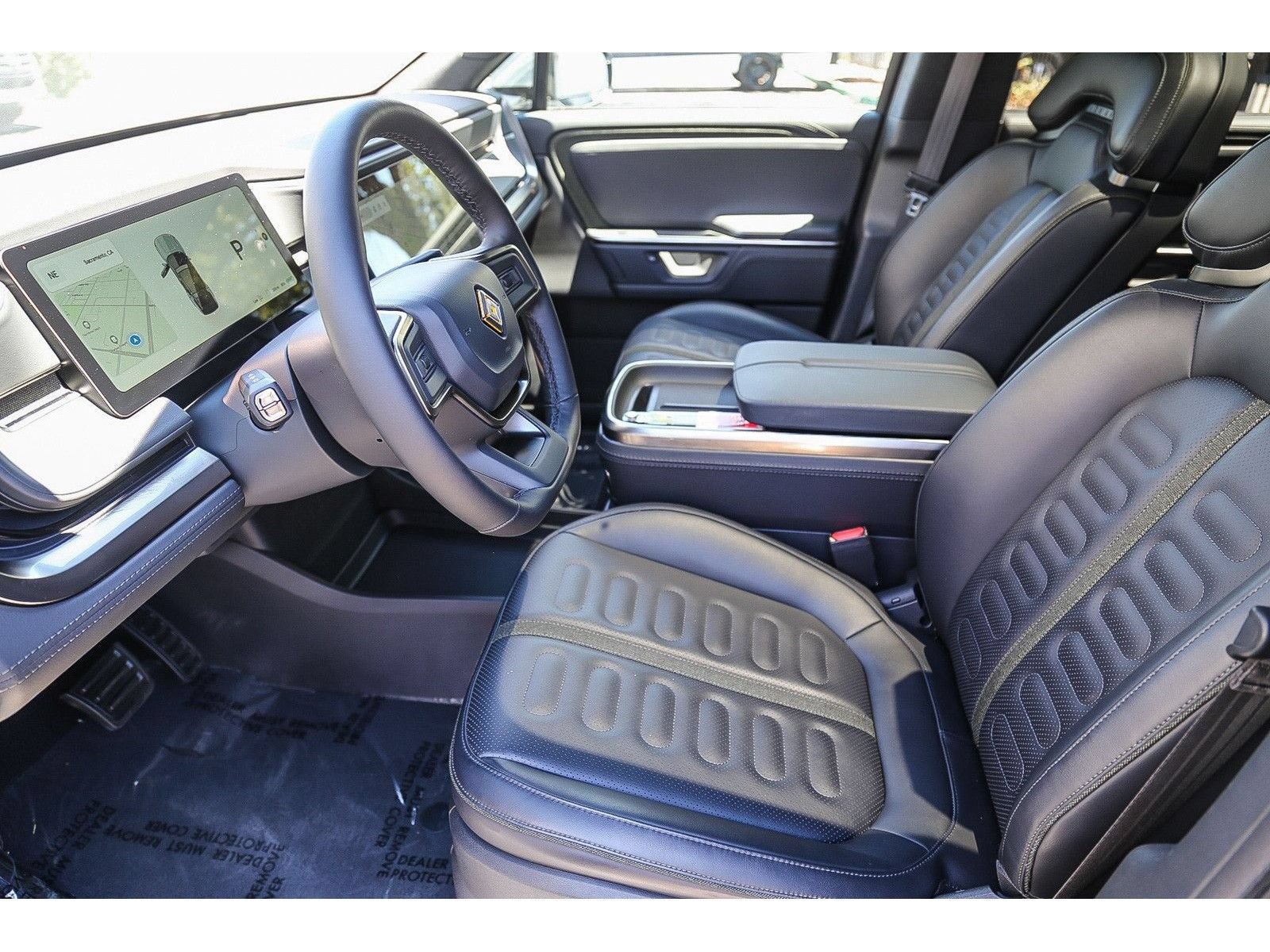 Used 2025 Rivian R1S Adventure AWD/4WD image 17