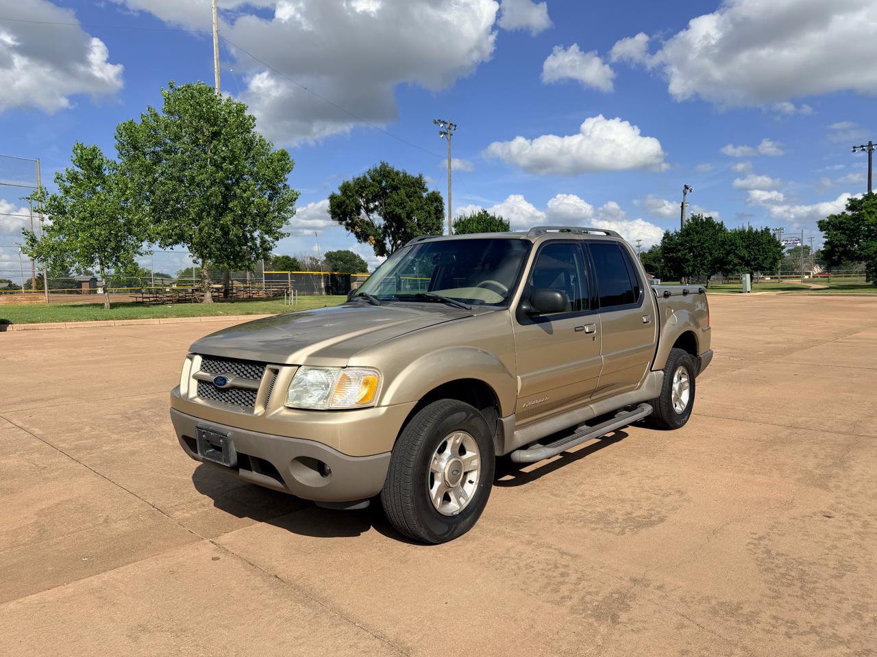 Used 2002 Ford Explorer Sport Trac 2WD image 3
