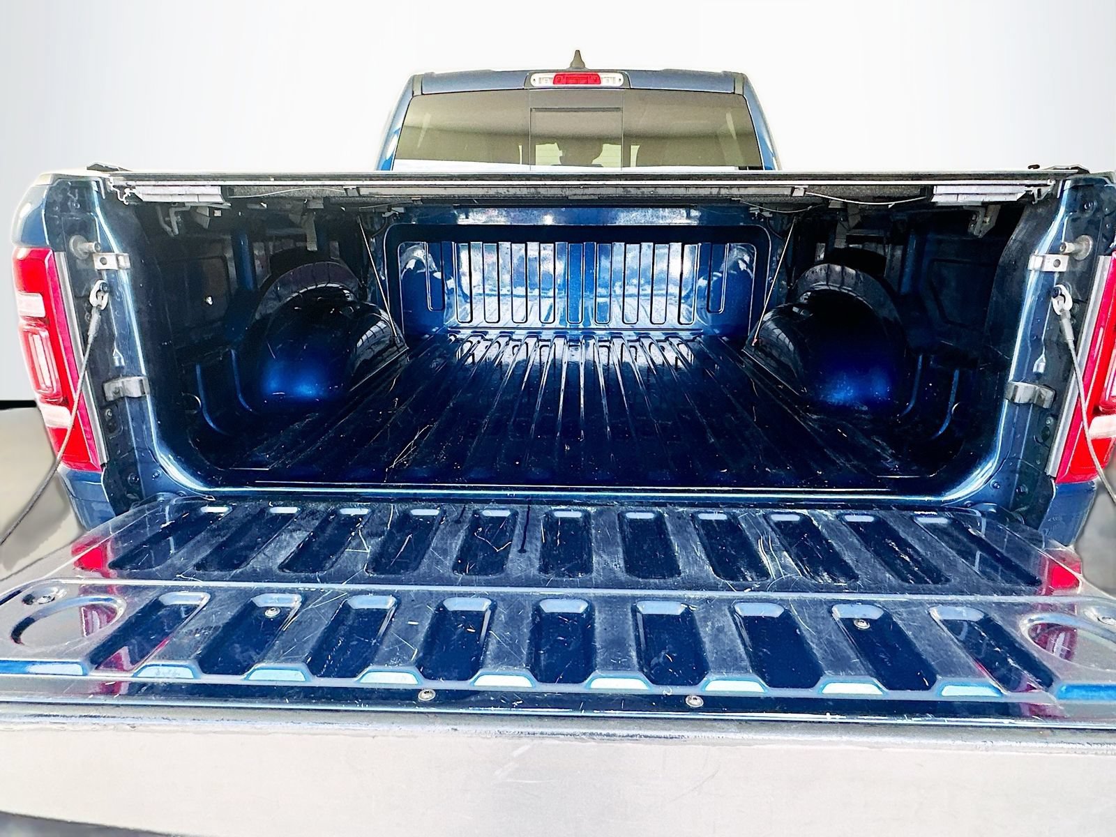 Used 2023 RAM 1500 Laramie AWD/4WD image 25