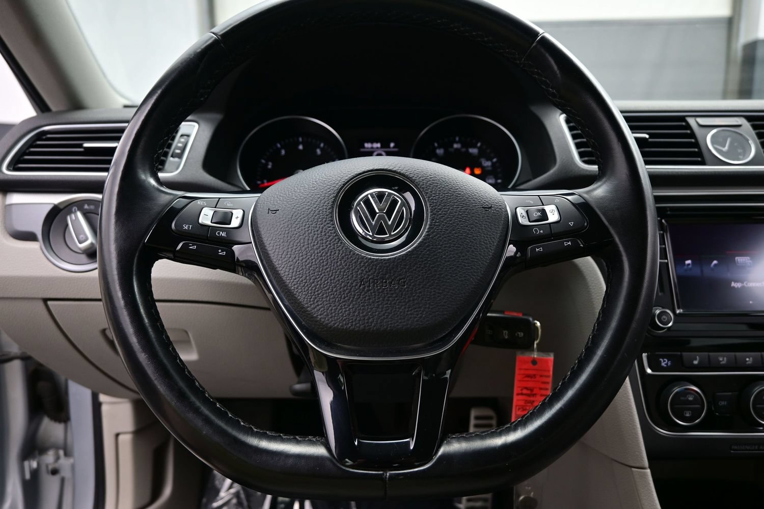 Used 2017 Volkswagen Passat 1.8T R-Line FWD image 22