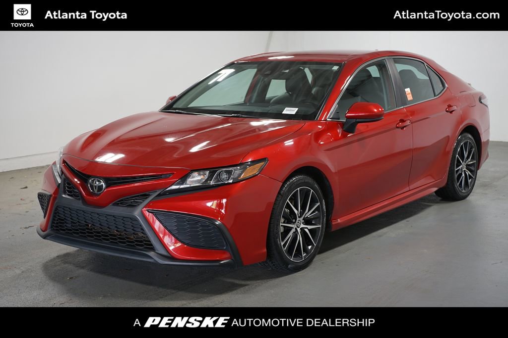 Used 2021 Toyota Camry SE FWD image 1