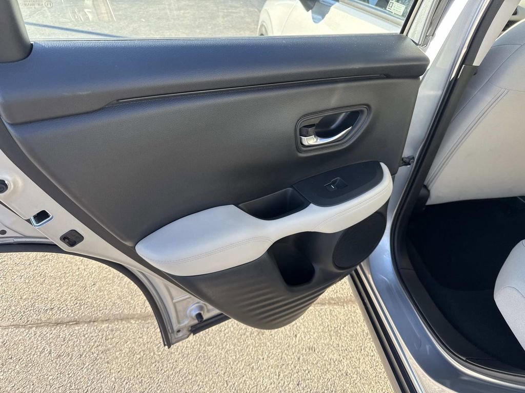 Used 2023 Honda HR-V LX image 15