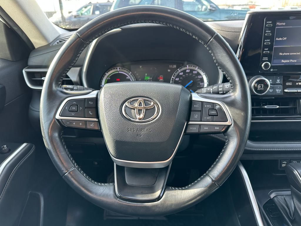 Used 2022 Toyota Highlander XLE image 23