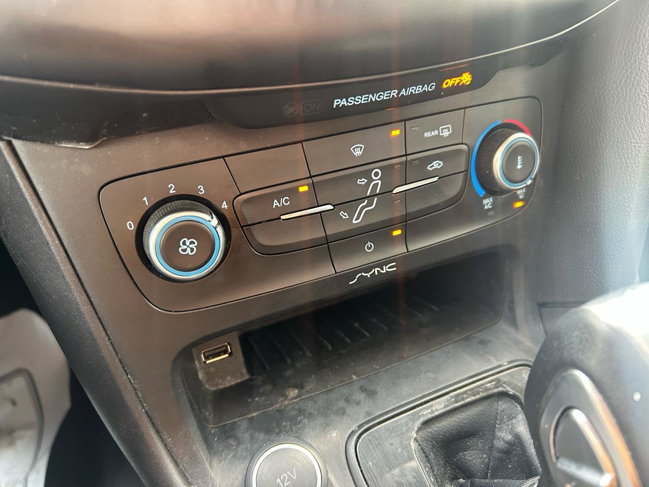 Used 2016 Ford Focus SE image 25