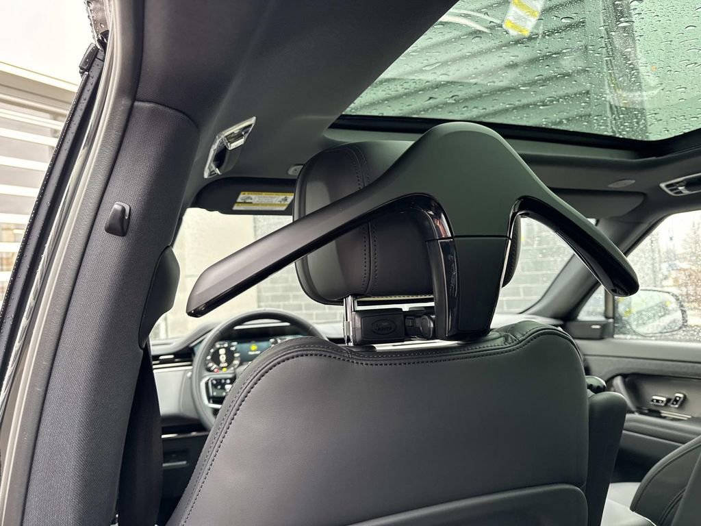 New 2026 Land Rover Range Rover Sport SE image 15