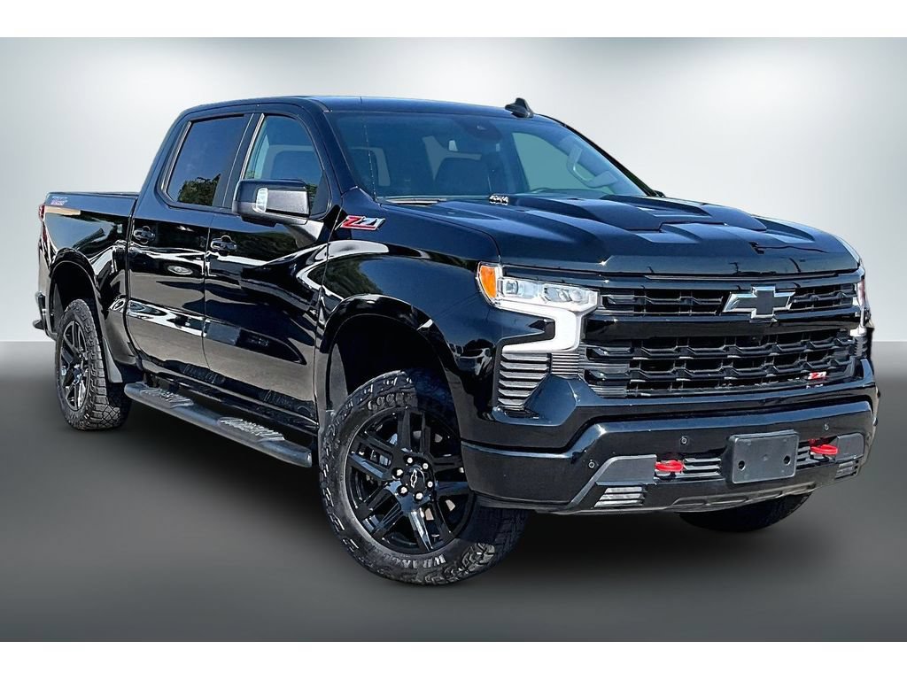 Used 2024 Chevrolet Silverado 1500 LT Trail Boss w/ LT Trail Boss Premium Package AWD/4WD image 3