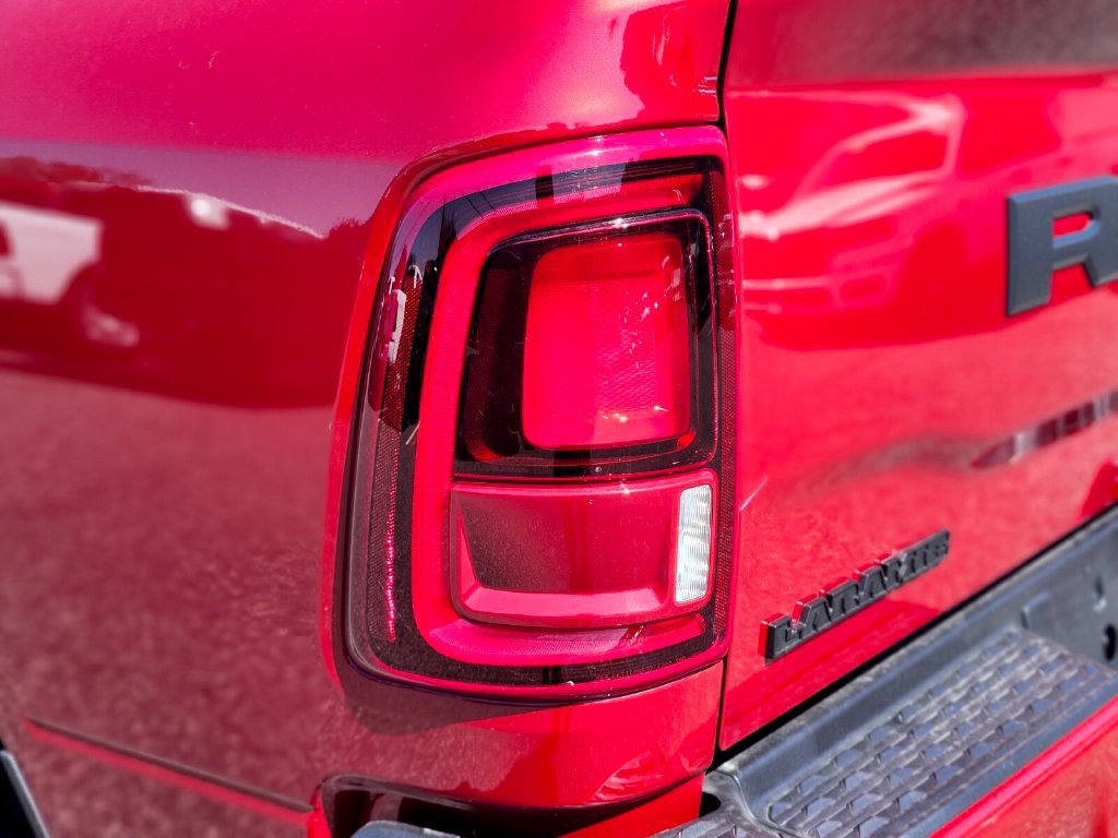 New 2026 RAM 2500 Laramie AWD/4WD image 9