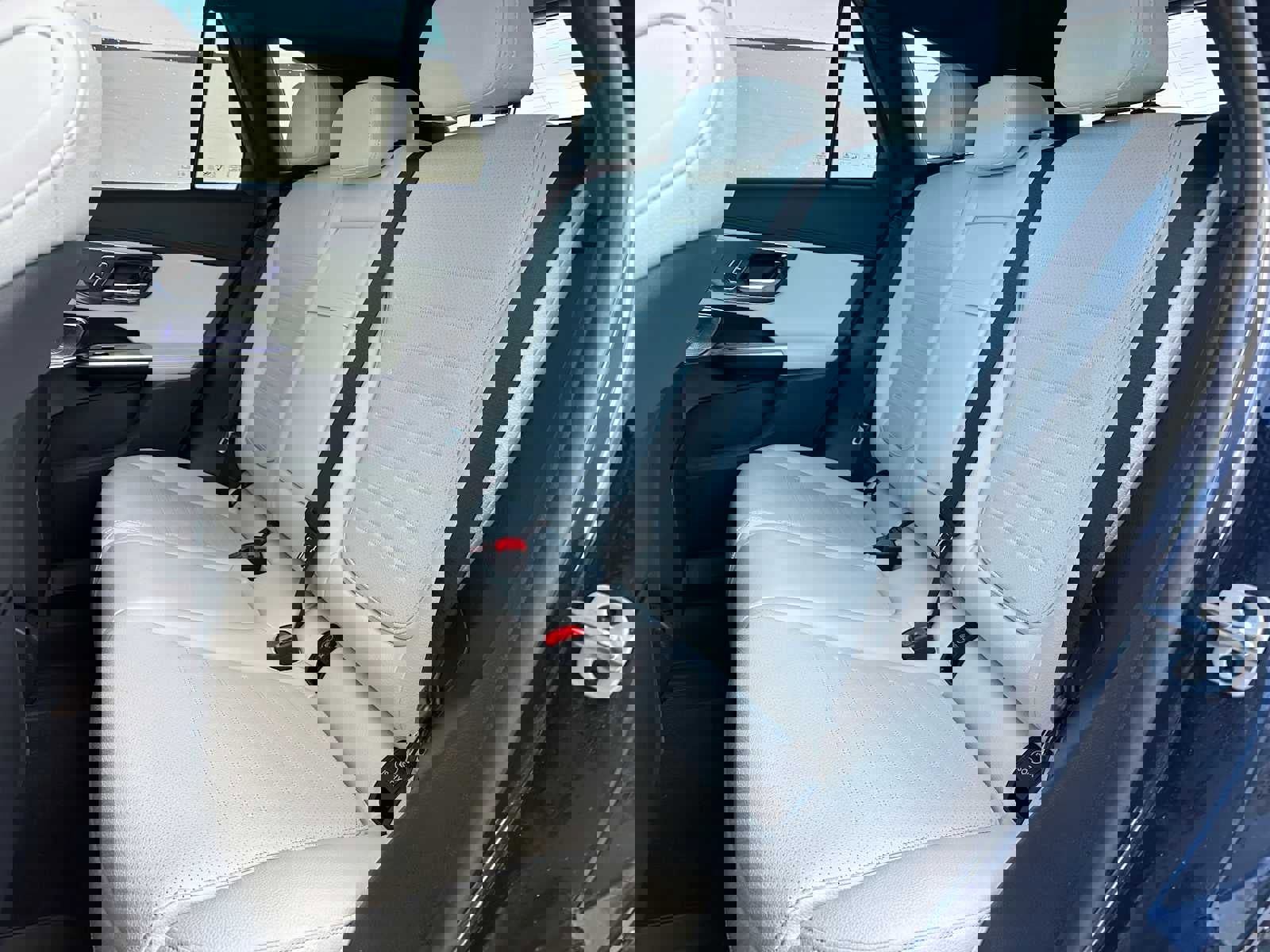 Used 2023 Mercedes-Benz GLC 300 4MATIC image 17