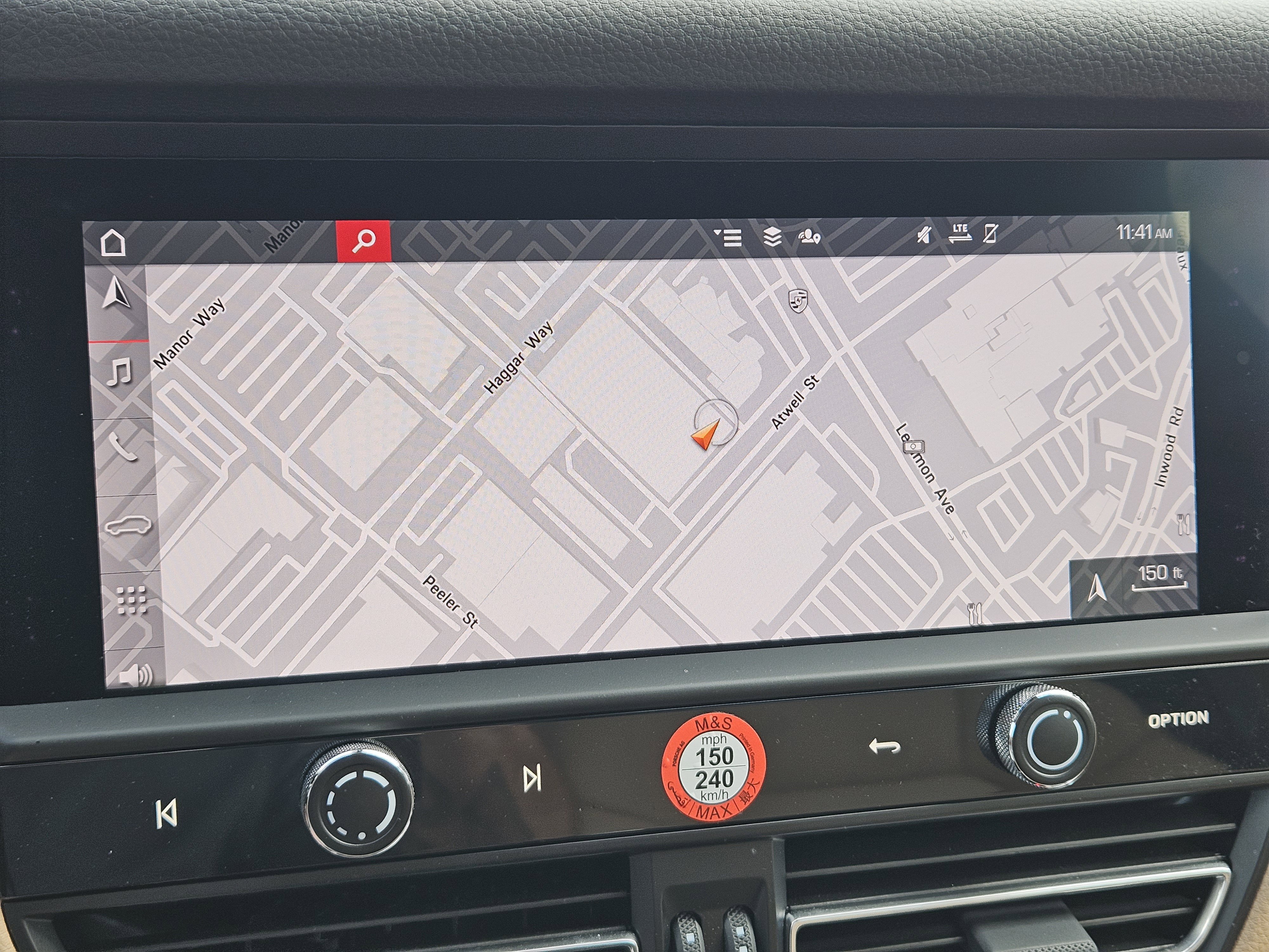 Certified 2026 Porsche Macan image 17