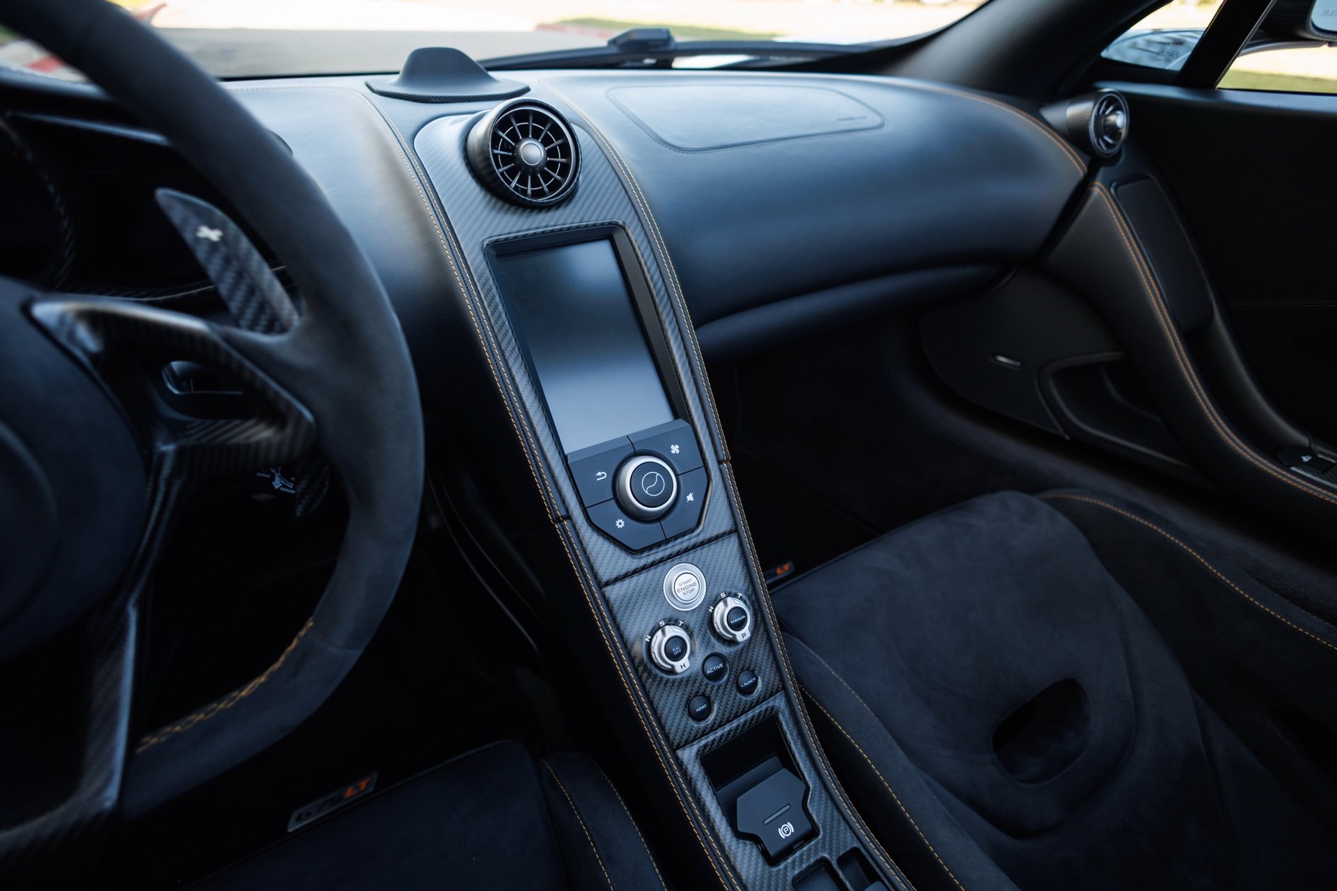 Used 2016 McLaren 675LT Spider image 59