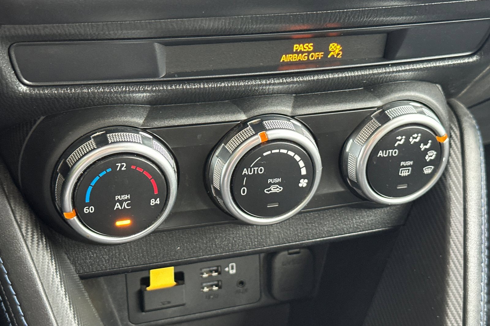 Used 2020 Toyota Yaris XLE image 16