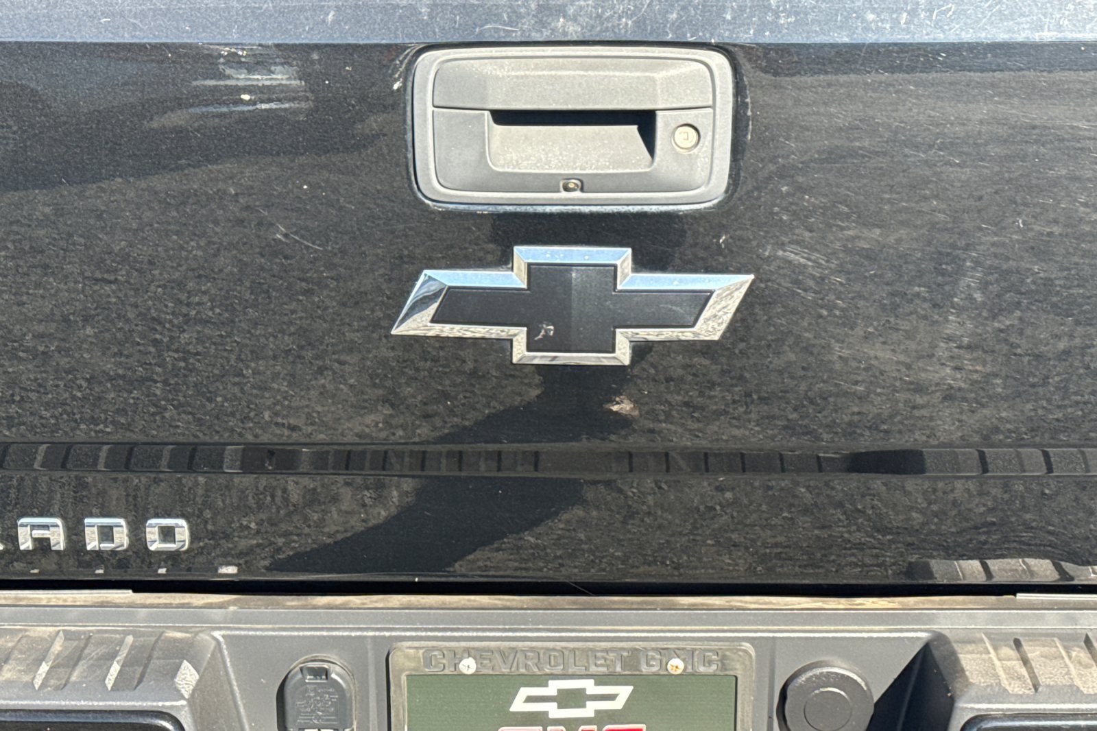Used 2017 Chevrolet Silverado 1500 LTZ Z71 w/ Midnight Edition AWD/4WD image 44