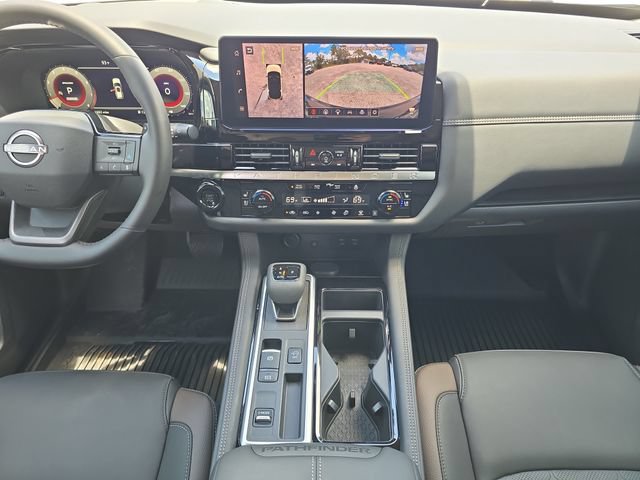 Used 2026 Nissan Pathfinder Platinum FWD image 11