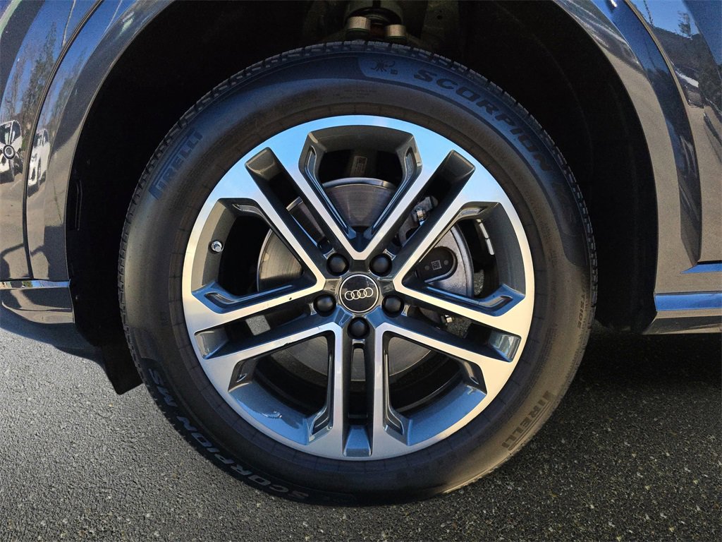 Certified 2025 Audi Q5 2.0T Premium w/ Convenience Package image 33