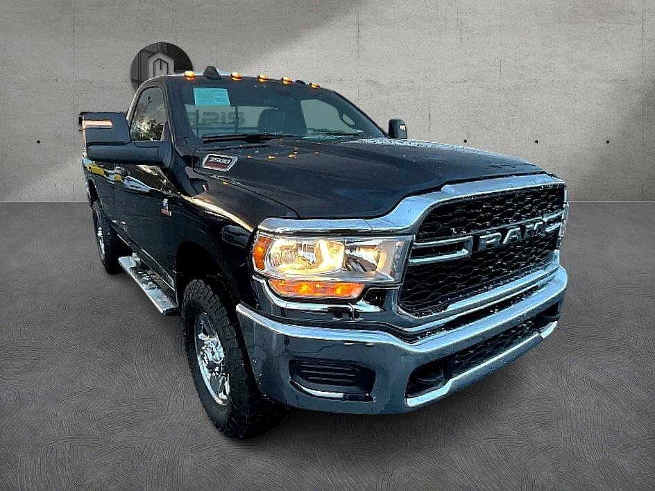 Used 2024 RAM 3500 Tradesman w/ Chrome Appearance Group image 4